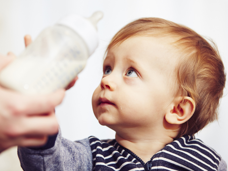 Feeding your baby cow’s milk from 12 months old